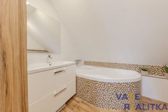 Exkluzivně nabízíme rodinný dům 4+kk se zahradou v obci Jese