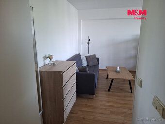 Nabízíme k pronájmu světlý byt 1+kk o velikosti 42 m² v klid