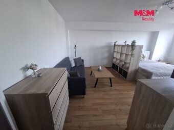 Nabízíme k pronájmu světlý byt 1+kk o velikosti 42 m² v klid