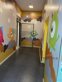 Nabízíme k pronájmu kanceláře / showroom / ordinace o celkov