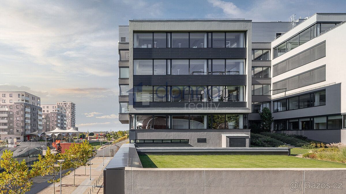 Nabízíme pronájem komerčních prostor 1398 m² s terasou 245 m