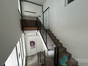 Nabízím Vám ve výhradním zastoupení majitele k pronájmu atra