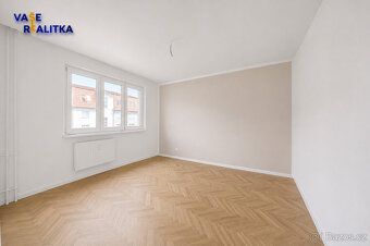 Nabízíme k pronájmu prostorný byt po rekonstrukci, na ulici 