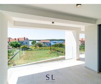 Ev.č. 01702 Nadstandardní apartmán se dvěma terasami a výhle