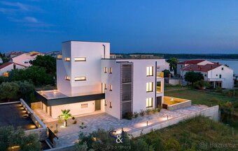 Ev.č. 01702 Nadstandardní apartmán se dvěma terasami a výhle