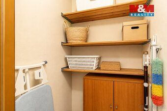 Nabízíme k prodeji byt 1+1 o celkové ploše 38 m² v panelovém