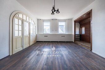 Ev.č. 01231 Nabízím Vám ke koupi prostornou rodinnou vilu z 