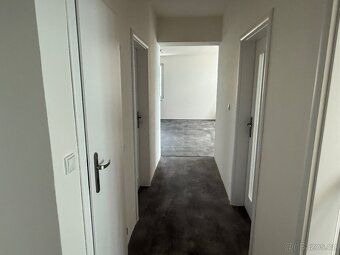 PRODEJ 4+kk 100 m², garáž, lodžie, klima, zahrada – Mníšek p