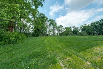 Nabízíme k prodeji pozemky o výměře přes 14 500 m² v klidné 
