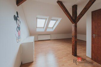 Útulný byt 2+kk 72m2 s vlastním parkovacím stánímNabízím k p