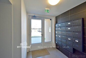 Ev.č. yJSB8647 Naše společnost Vám k pronájmu nabízí bytovou