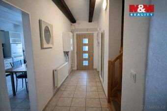 Nabízíme ke koupi kvalitní rodinný dům o užitné ploše 190 m²