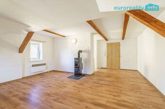 Ev.č. 01818 Nabízím pronájem bytové jednotky v přízemí cihlo
