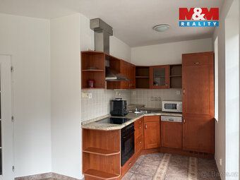 Nabízíme k prodeji byt 2+kk o užitné ploše 55 m² s garážovým