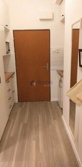 Nabízíme k pronájmu zařízený byt 1+kk, o ploše 30m2, ve 2. p