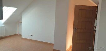 Pronájem podkrovního ateliéru 2+kk, Trocnovská, Havlíčkův Br