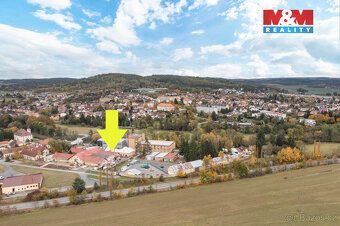 Nabízíme k pronájmu prostornou nemovitost s možností širokéh