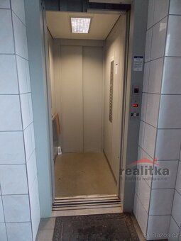 Nabízíme k pronájmu krásný byt 3+kk o výměře 110 m2 v centru