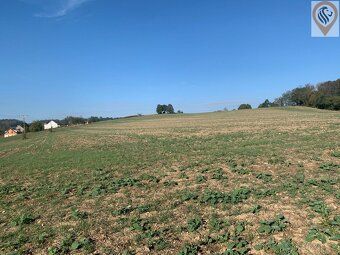Nabízíme k prodeji stavební pozemek o rozloze 9 675 m² v kli