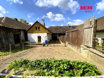 Nabízíme k prodeji rodinný dům v srdci malebné obce Velká Lo