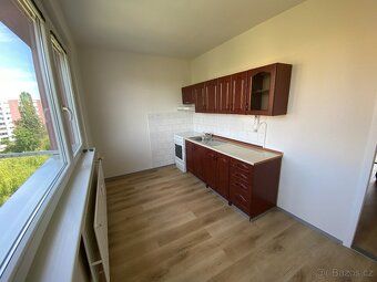 Bez provize nabízím k dlouhodobému pronájmu byt 2+1 v České 
