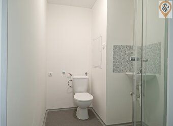 Nabízíme k pronájmu světlý a moderní byt 1+kk o užitné ploše