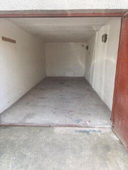 Pronájem garáže 19 m² – Pražská (u sídliště), suchá, dobrá l