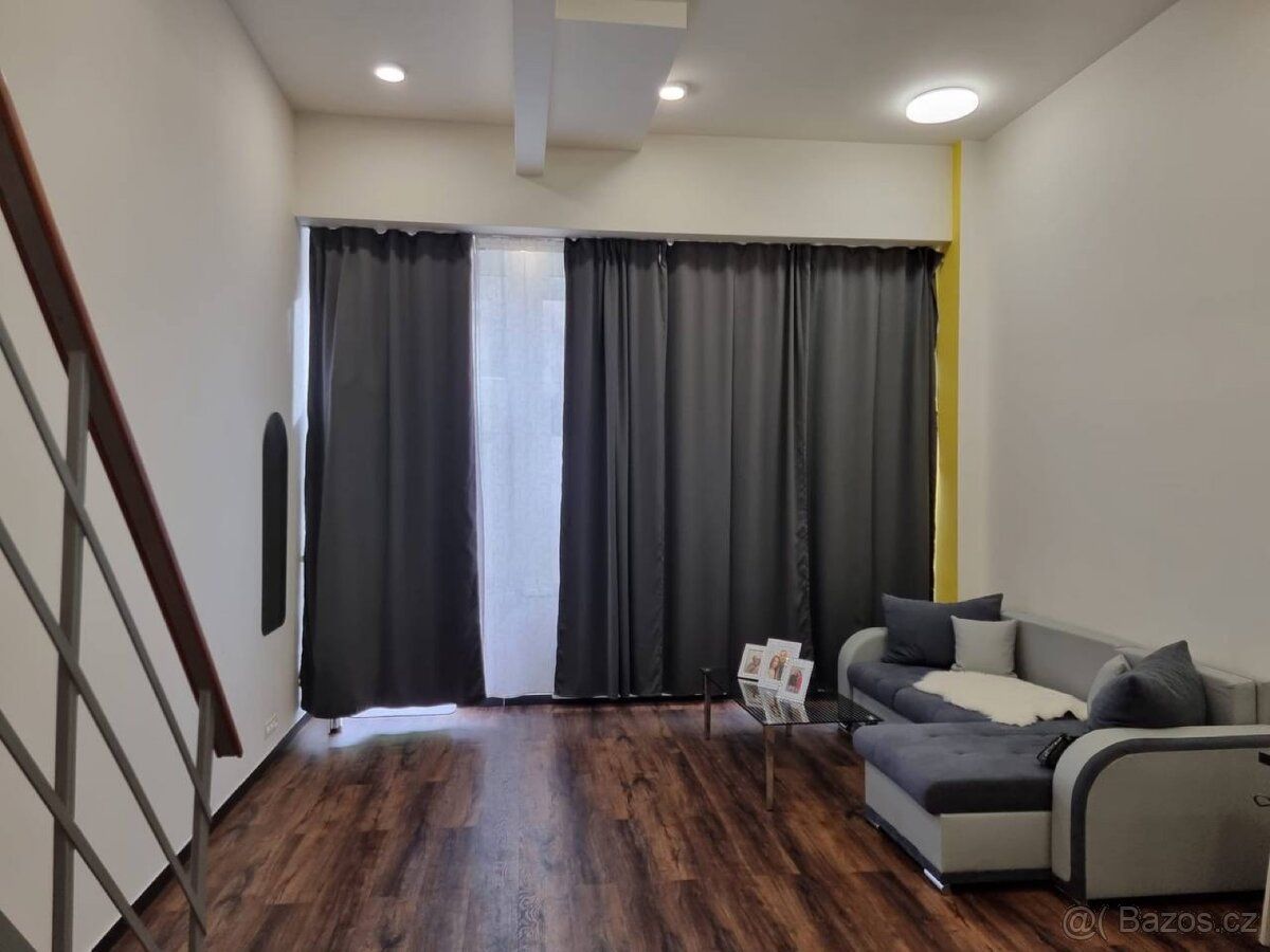 Скидка🔥Аренда двухуровневой квартиры, 40 м², Praha 17 -Řepy
