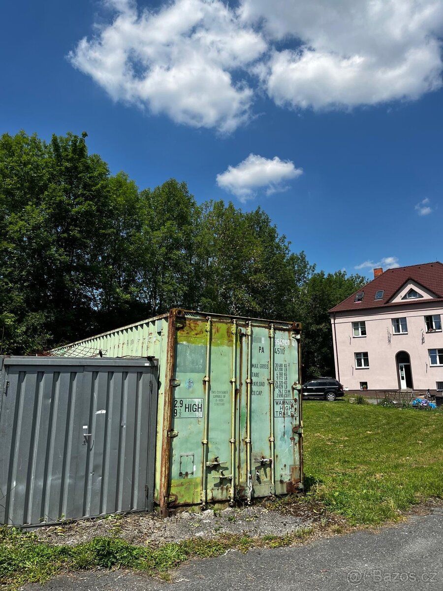 Nabízím k pronájmu uzamykatelné lodní kontejnery:
Velký - 75