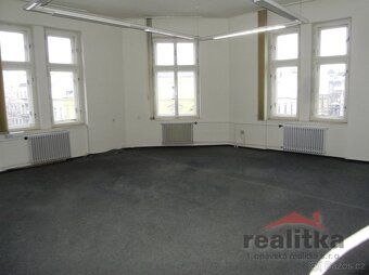 Nabízíme k pronájmu kanceláře - nebytový prostor 220 m2, ul.