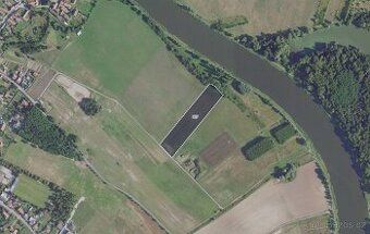 V katastrálním území Záryby (okres Praha-východ) nabízím k p