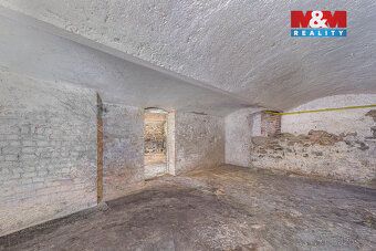 Nabízíme k prodeji prostorný a udržovaný rodinný dům v klidn