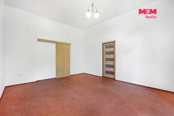Hledáte bydlení s atmosférou rodinného domu a výhodami městs