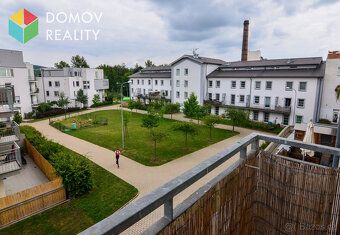 Nabízíme Vám k dlouhodobému pronájmu garážové parkovací stán