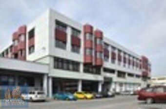 Nabízíme k pronájmu prostor 80m2, sociální zařízení, parková
