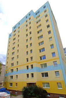 Nabízíme k pronájmu hezký byt o dispozici 3+1 s lodžií a vým