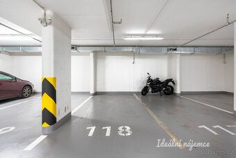 - zcela nový byt – dosud neobývaný - balkon, sklep a parkova