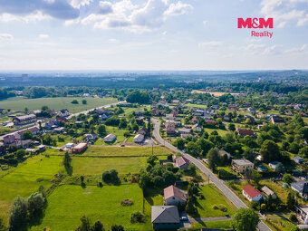 Nabízíme k prodeji rovinatý stavební pozemek o výměře 1900 m