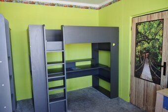 Nabízíme Vám ke koupi velmi pěkný a slunný byt v osobním vla