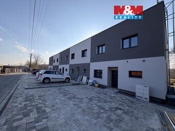 Moderní rodinný dům 2+kk se zahrádkou, balkonem a fotovoltai