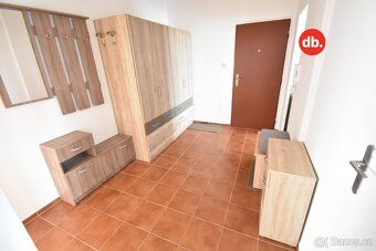 Ev.č. 01789 Nabízíme k pronájmu byt 2+1 s lodžií o výměře ce
