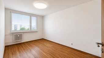Byt s jedním z nejhezčích výhledů v Bohnicích, přímo u oblíb
