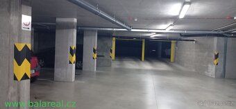 Garážová stání Olomoucká v Brně Černovicích pro 1 auto, moto