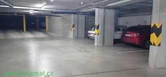 Garážová stání Olomoucká v Brně Černovicích pro 1 auto, moto