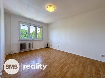 Nabízím k pronájmu prostorný byt 2+1 o velikosti 55 m² v obl