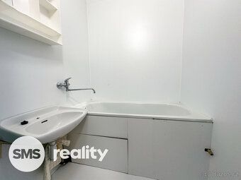 Nabízím k pronájmu prostorný byt 2+1 o velikosti 55 m² v obl