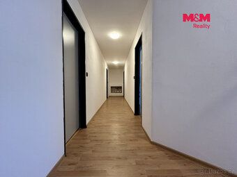 Nabízíme k dlouhodobému pronájmu krásný, moderně rekonstruov