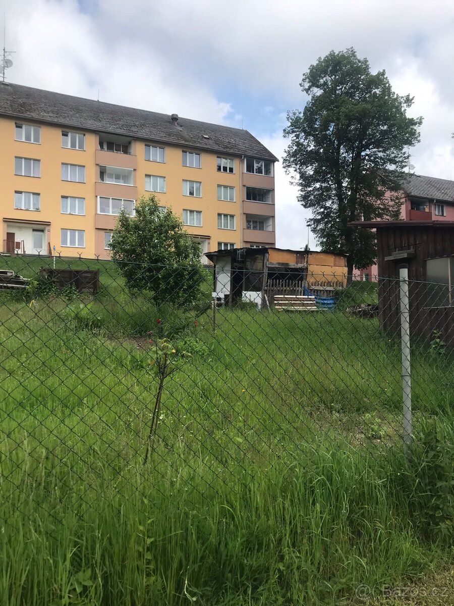 NABÍZÍME MOŽNOST PRONÁJMU ZAHRADY V OBCI TEPLÁ. Nájemné činí