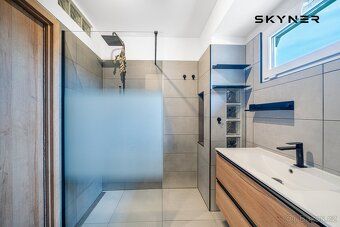 Ev.č. 01292 Nabízíme k prodeji atypický mezonetový byt o dis