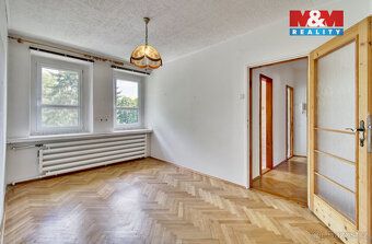 Nabízíme k prodeji prostorný byt 3+1 v bytovém domě v klidné